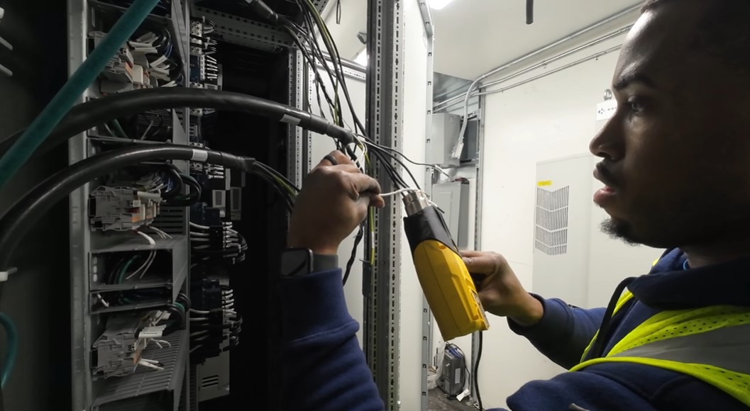 كهربائي الكويت